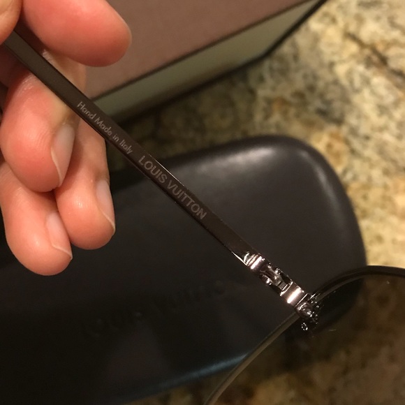 ๐ฏ Auth Louis Vuitton Aviator pilot sunglasses - Picture 5 of 7